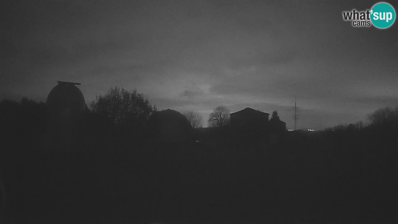 Cámara web en vivo del Observatorio de Višnjan: explora el cielo, los asteroides, cometas y meteoroides