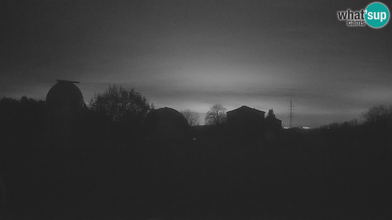 Višnjan-Observatorium Live Webcam – Explore the Sky, Asteroids, Comets, and Meteoroids