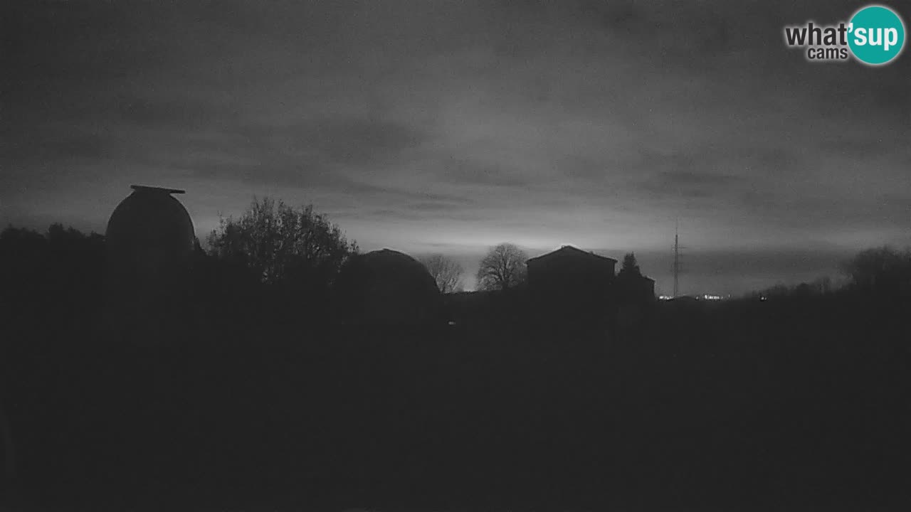 Višnjan-Observatorium Live Webcam – Explore the Sky, Asteroids, Comets, and Meteoroids