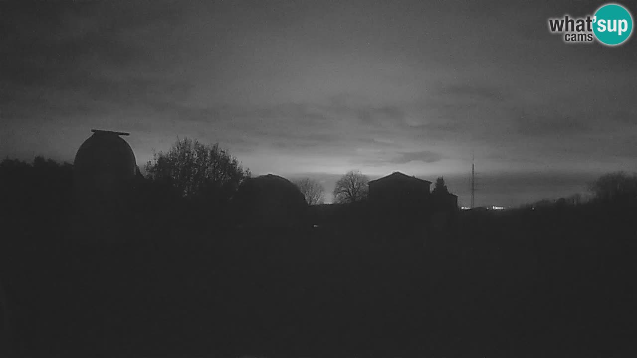 Višnjan-Observatorium Live Webcam – Explore the Sky, Asteroids, Comets, and Meteoroids