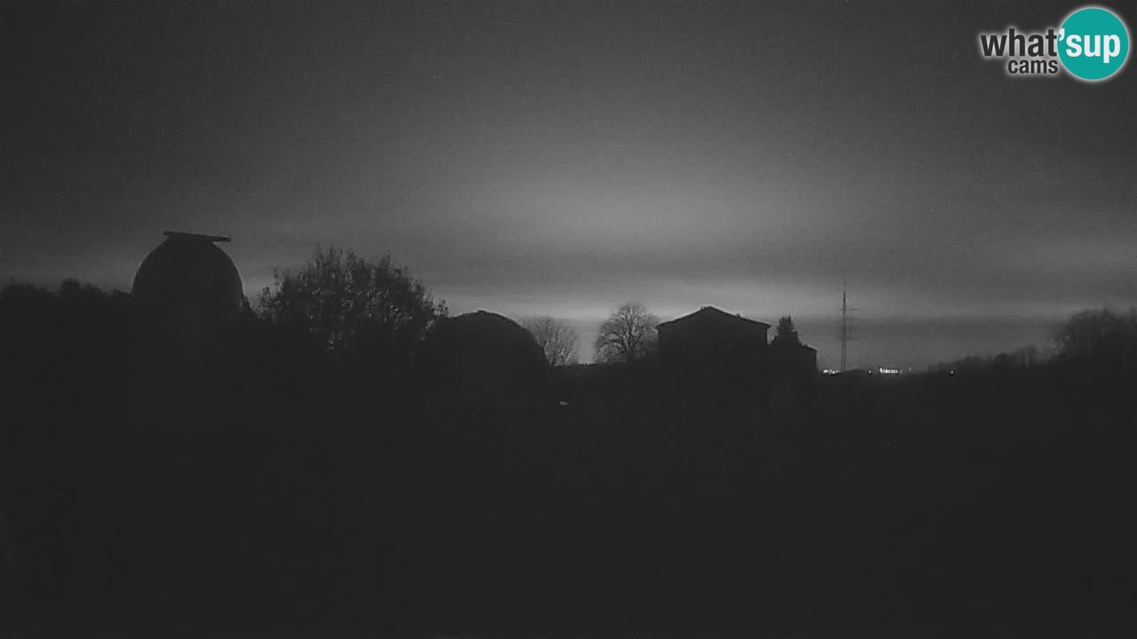 Višnjan-Observatorium Live Webcam – Explore the Sky, Asteroids, Comets, and Meteoroids