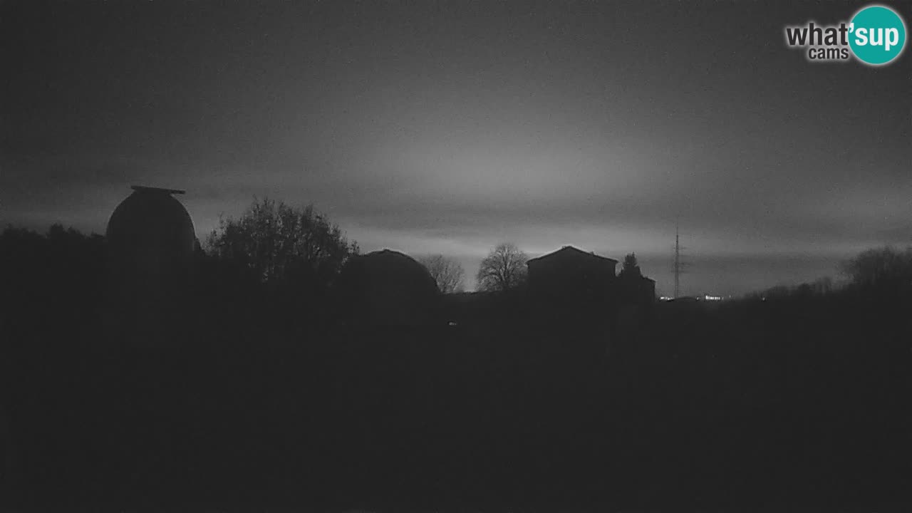 Višnjan-Observatorium Live Webcam – Explore the Sky, Asteroids, Comets, and Meteoroids