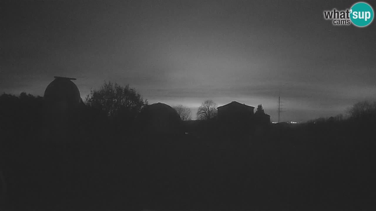 Webcam en direct de l’Observatoire de Višnjan – Explorez le ciel, les astéroïdes, les comètes et les météoroïdes