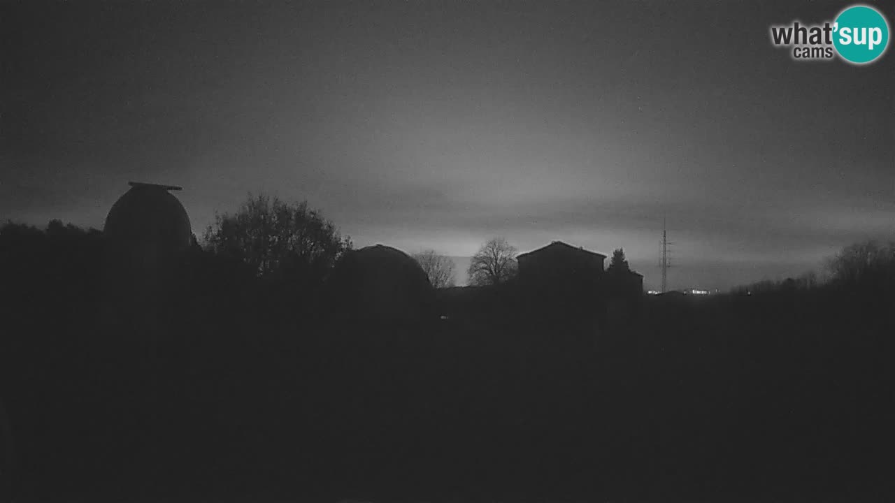 Višnjan-Observatorium Live Webcam – Explore the Sky, Asteroids, Comets, and Meteoroids