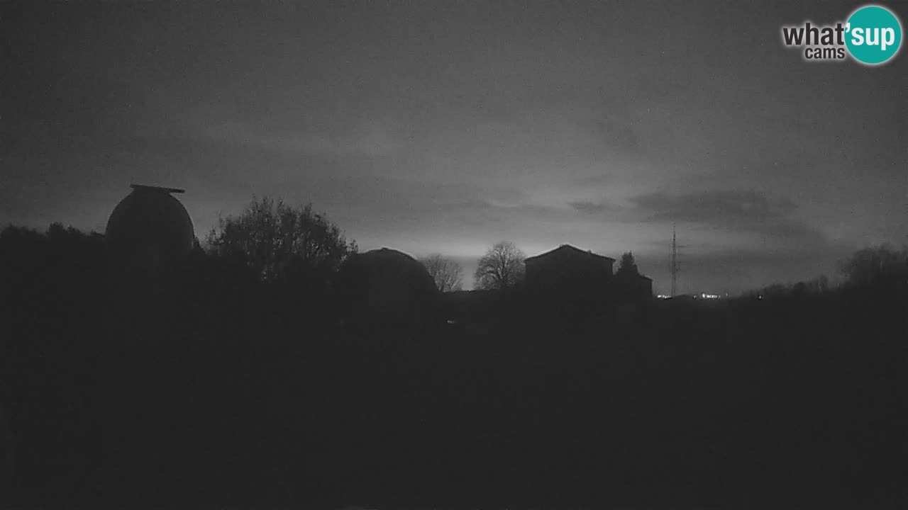 Višnjan-Observatorium Live Webcam – Explore the Sky, Asteroids, Comets, and Meteoroids