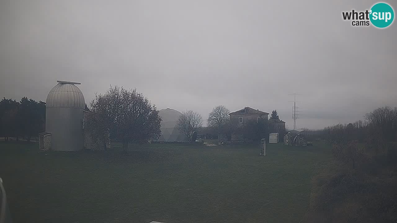 Webcam en direct de l’Observatoire de Višnjan – Explorez le ciel, les astéroïdes, les comètes et les météoroïdes