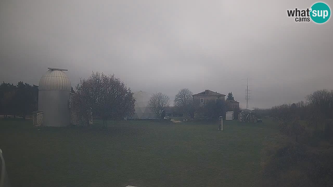 Webcam en direct de l’Observatoire de Višnjan – Explorez le ciel, les astéroïdes, les comètes et les météoroïdes