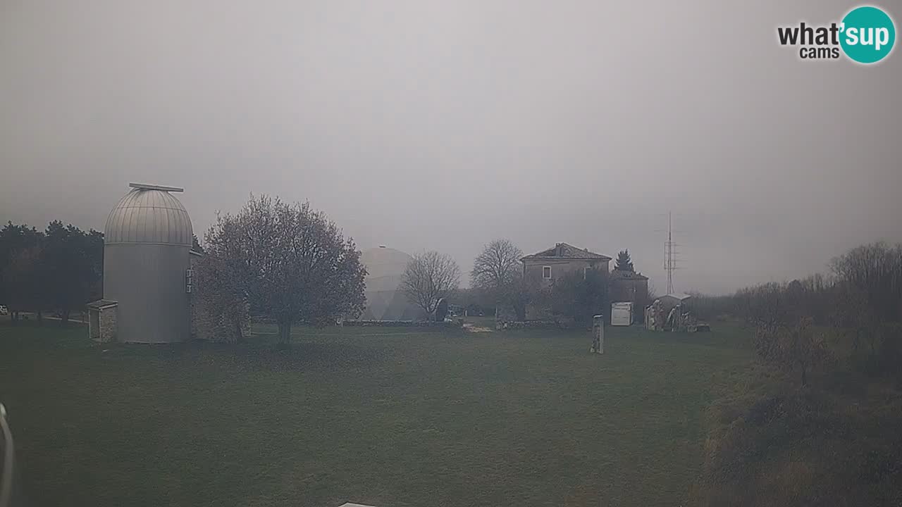 Višnjan-Observatorium Live Webcam – Explore the Sky, Asteroids, Comets, and Meteoroids