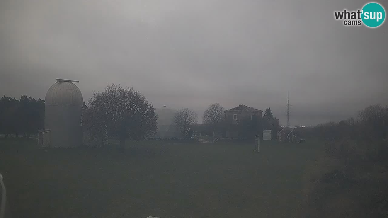 Webcam live dell’Osservatorio di – Esplora il cielo, gli asteroidi, i comete e i meteoroidi.