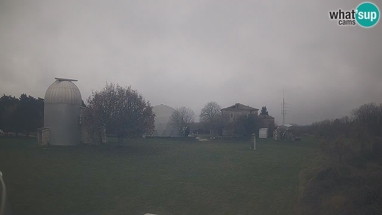 Webcam live dell’Osservatorio di  – Esplora il cielo, gli asteroidi, i comete e i meteoroidi.