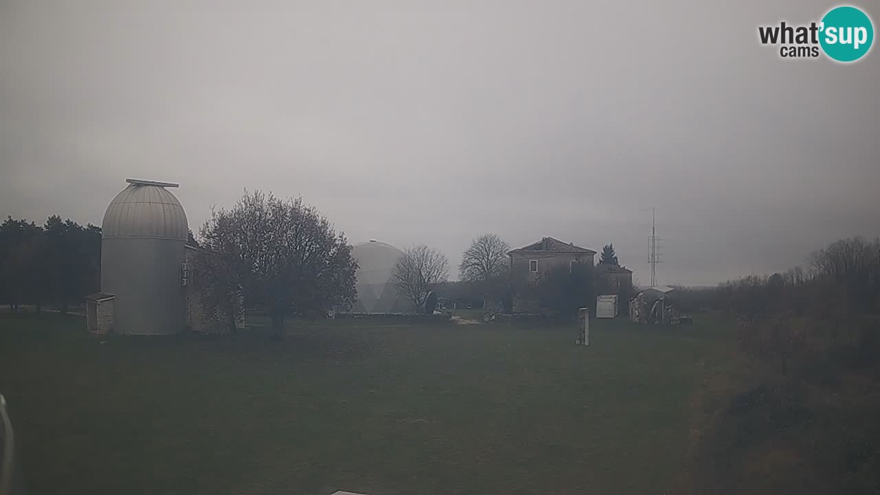 Višnjan-Observatorium Live Webcam – Explore the Sky, Asteroids, Comets, and Meteoroids