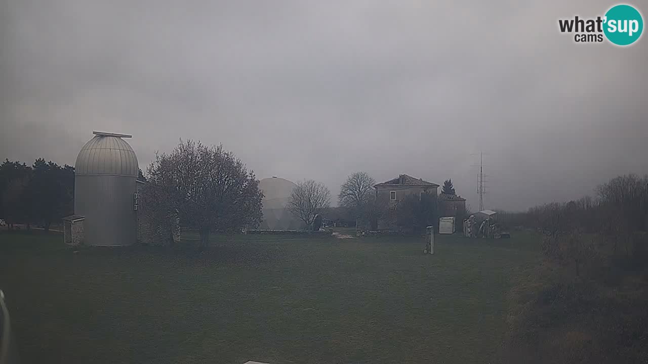 Višnjan-Observatorium Live Webcam – Explore the Sky, Asteroids, Comets, and Meteoroids