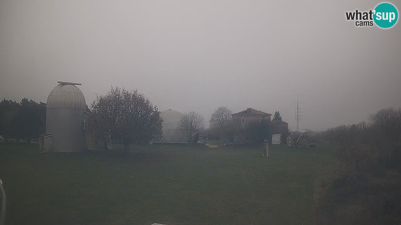 Webcam en direct de l’Observatoire de Višnjan – Explorez le ciel, les astéroïdes, les comètes et les météoroïdes