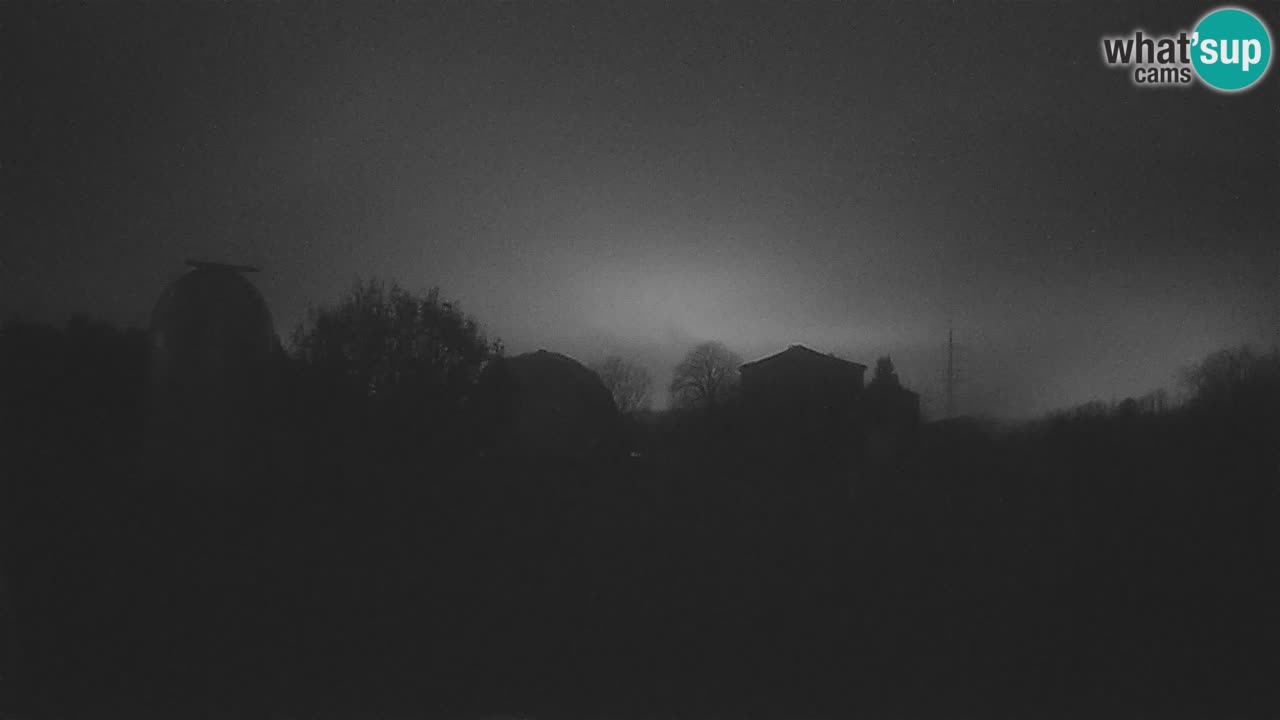 Observatorij Višnjan spletna kamera – Odkrivajte nebo, asteroide, komete in meteorite