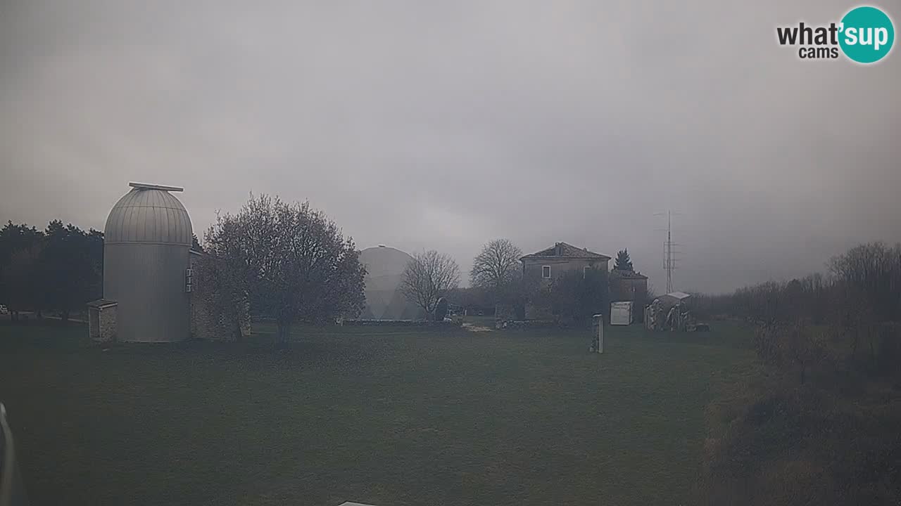 Webcam live dell’Osservatorio di – Esplora il cielo, gli asteroidi, i comete e i meteoroidi.