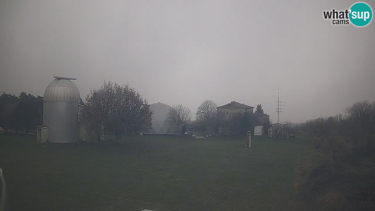 Webcam live dell’Osservatorio di – Esplora il cielo, gli asteroidi, i comete e i meteoroidi.