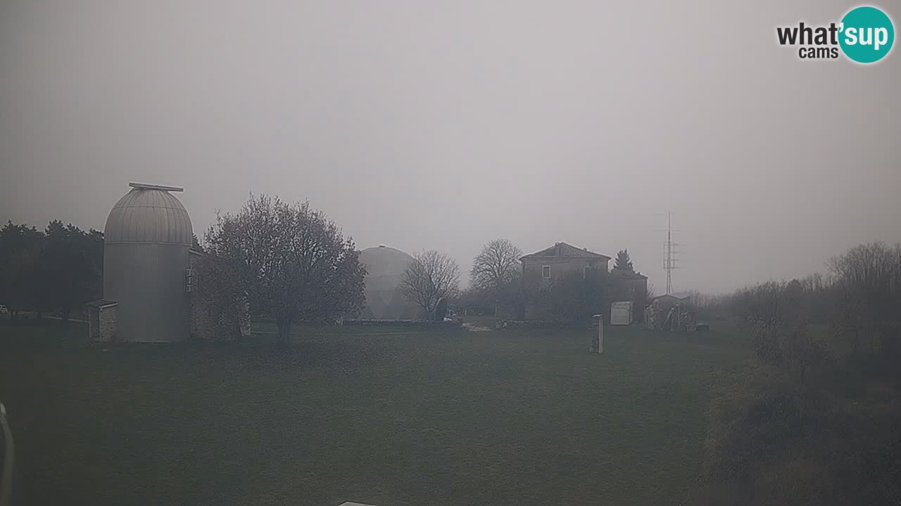 Webcam live dell’Osservatorio di – Esplora il cielo, gli asteroidi, i comete e i meteoroidi.