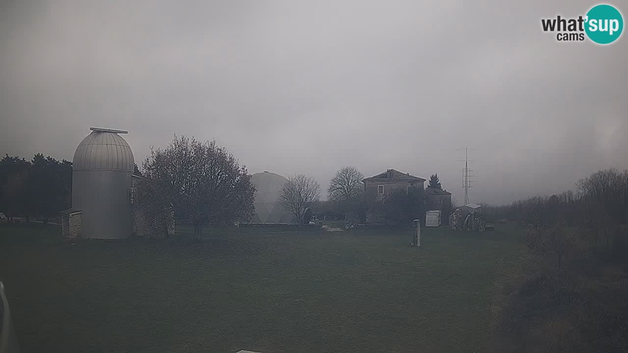 Webcam live dell’Osservatorio di – Esplora il cielo, gli asteroidi, i comete e i meteoroidi.