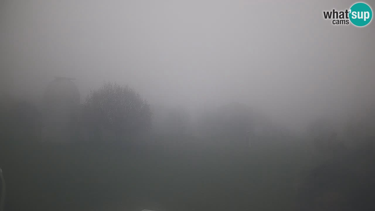 Webcam live dell’Osservatorio di  – Esplora il cielo, gli asteroidi, i comete e i meteoroidi.