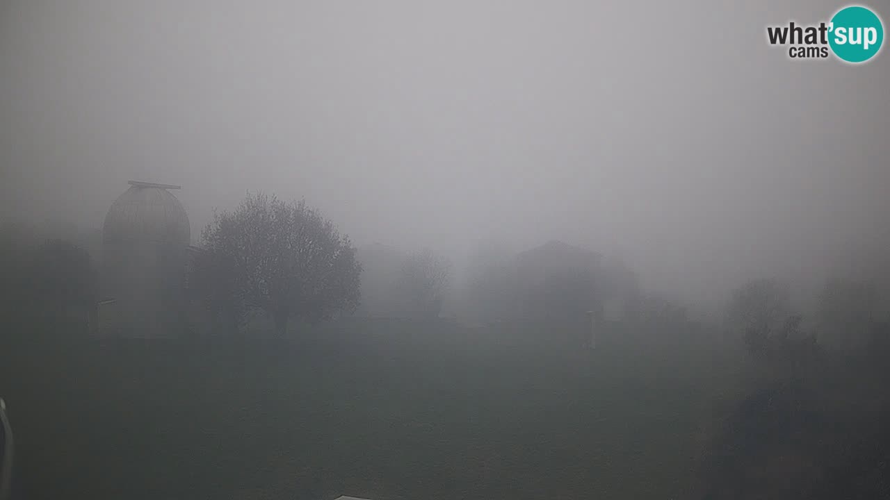 Webcam live dell’Osservatorio di  – Esplora il cielo, gli asteroidi, i comete e i meteoroidi.