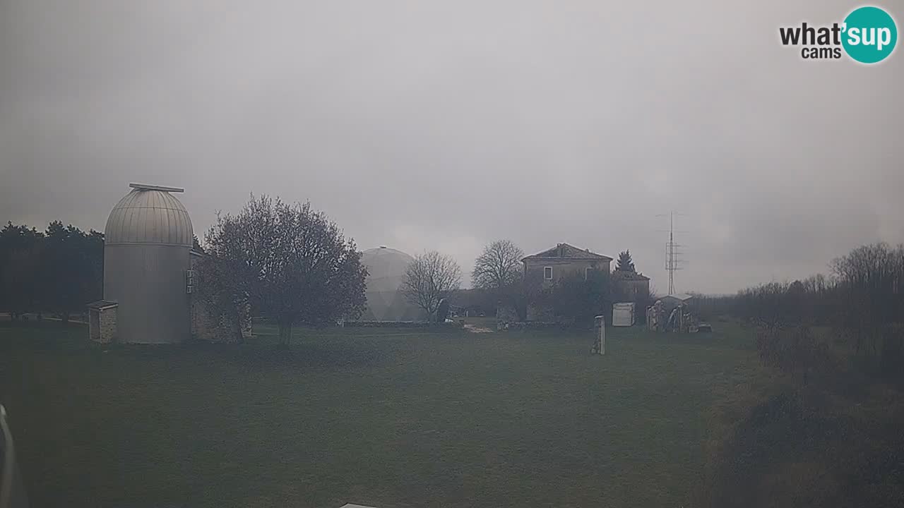 Cámara web en vivo del Observatorio de Višnjan: explora el cielo, los asteroides, cometas y meteoroides