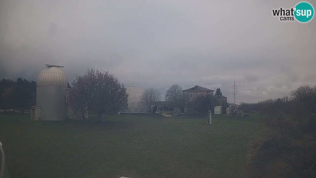Cámara web en vivo del Observatorio de Višnjan: explora el cielo, los asteroides, cometas y meteoroides