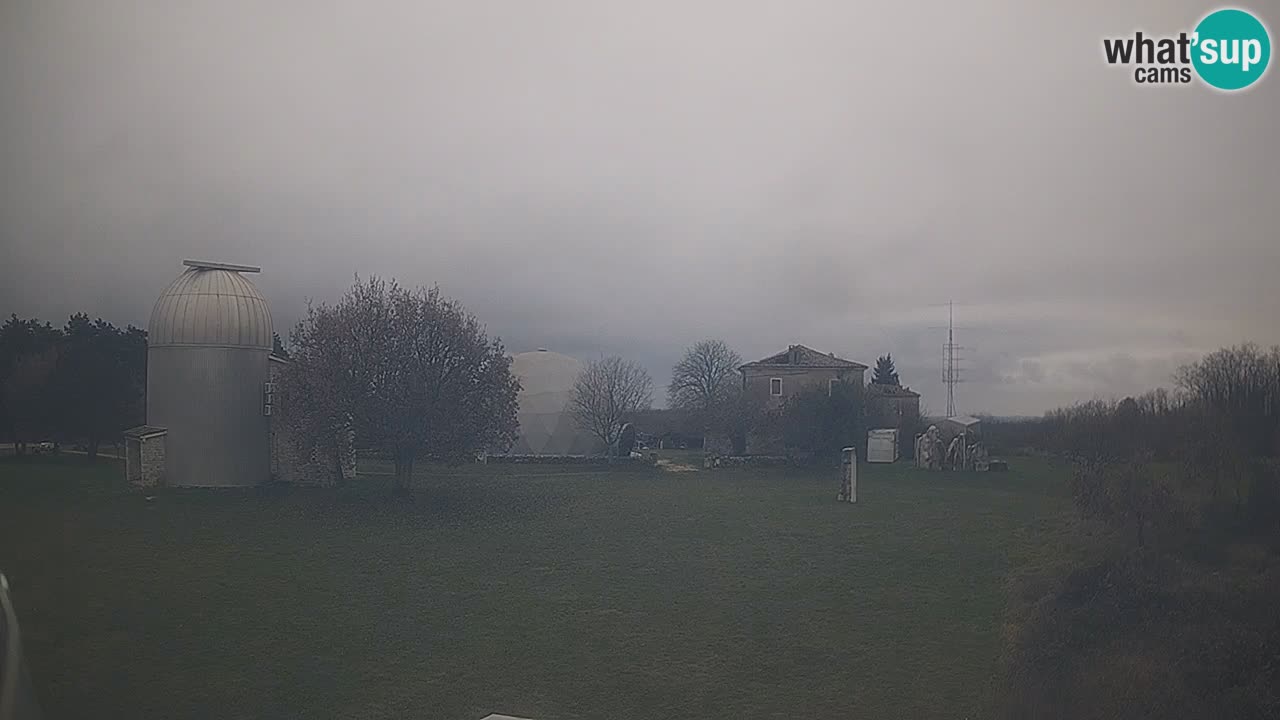 Cámara web en vivo del Observatorio de Višnjan: explora el cielo, los asteroides, cometas y meteoroides