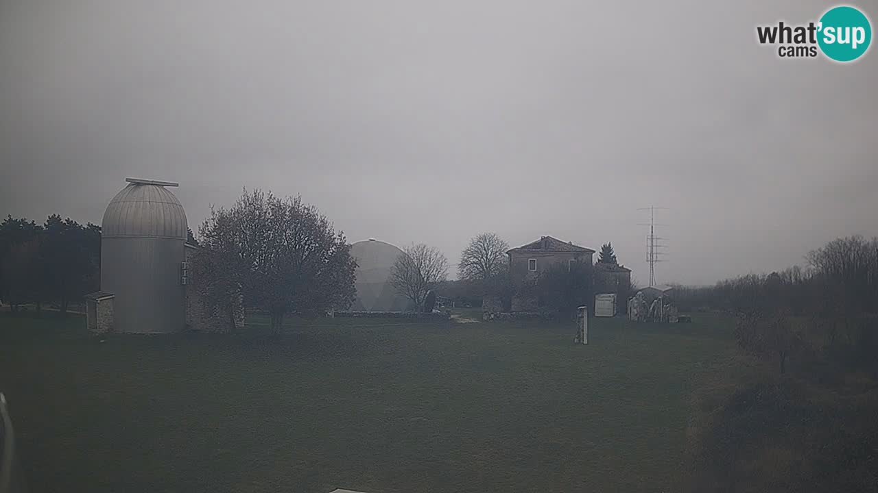 Cámara web en vivo del Observatorio de Višnjan: explora el cielo, los asteroides, cometas y meteoroides