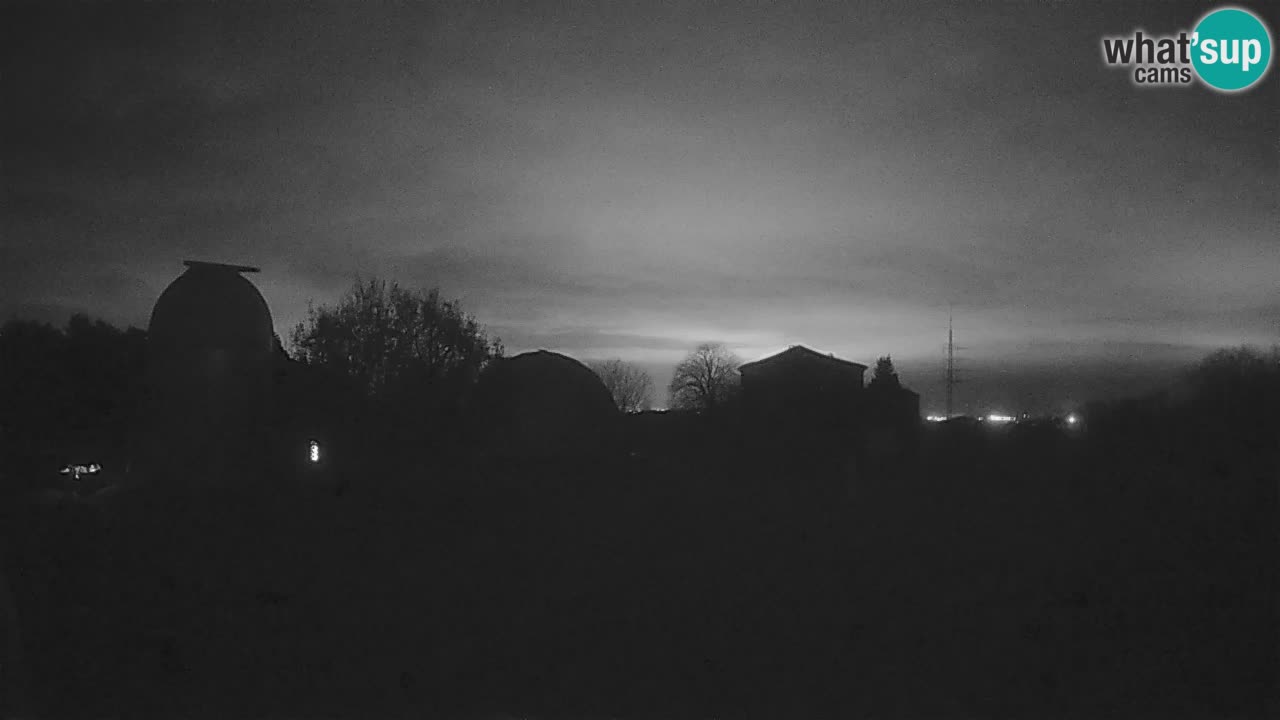 Observatorij Višnjan spletna kamera – Odkrivajte nebo, asteroide, komete in meteorite