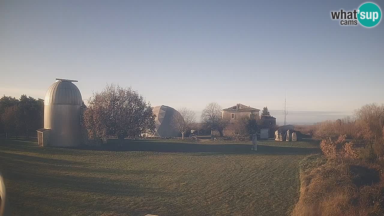 Višnjan-Observatorium Live Webcam – Explore the Sky, Asteroids, Comets, and Meteoroids