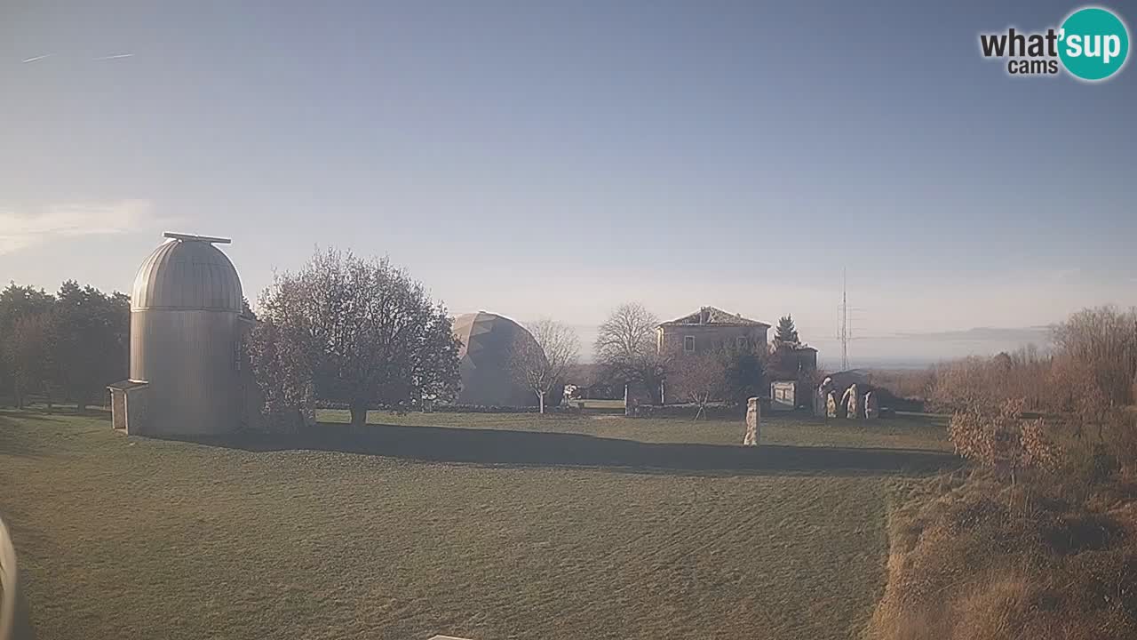 Webcam live dell’Osservatorio di – Esplora il cielo, gli asteroidi, i comete e i meteoroidi.