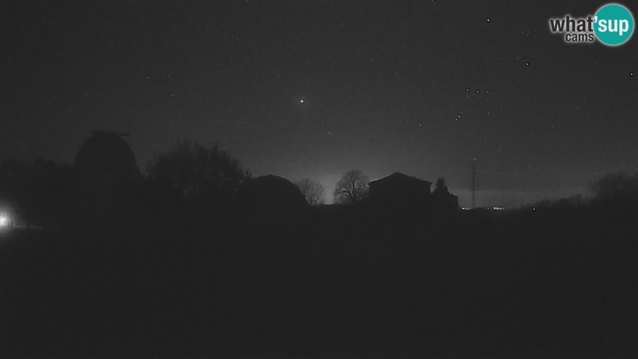 Višnjan-Observatorium Live Webcam – Explore the Sky, Asteroids, Comets, and Meteoroids