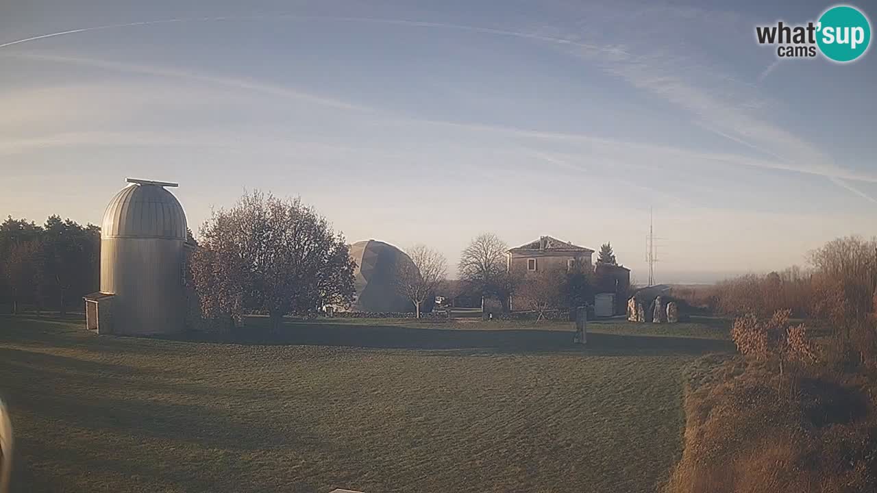 Višnjan-Observatorium Live Webcam – Explore the Sky, Asteroids, Comets, and Meteoroids