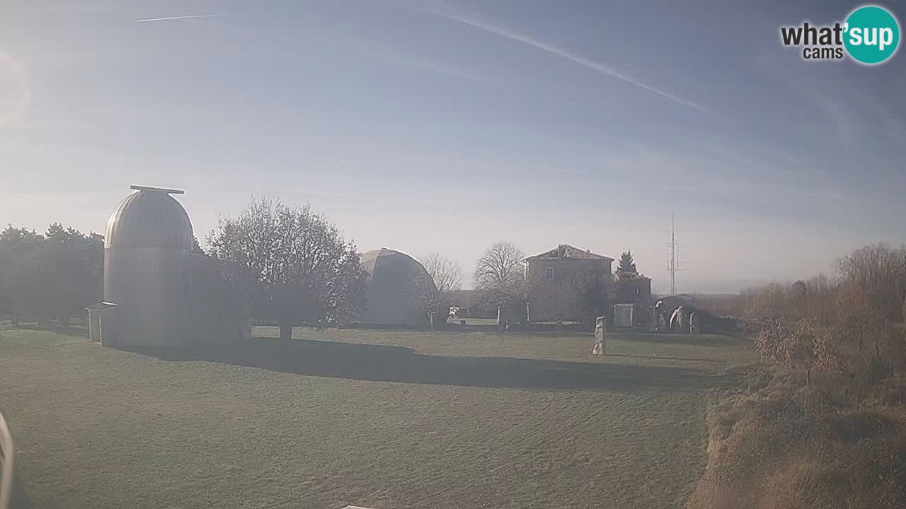 Višnjan-Observatorium Live Webcam – Explore the Sky, Asteroids, Comets, and Meteoroids