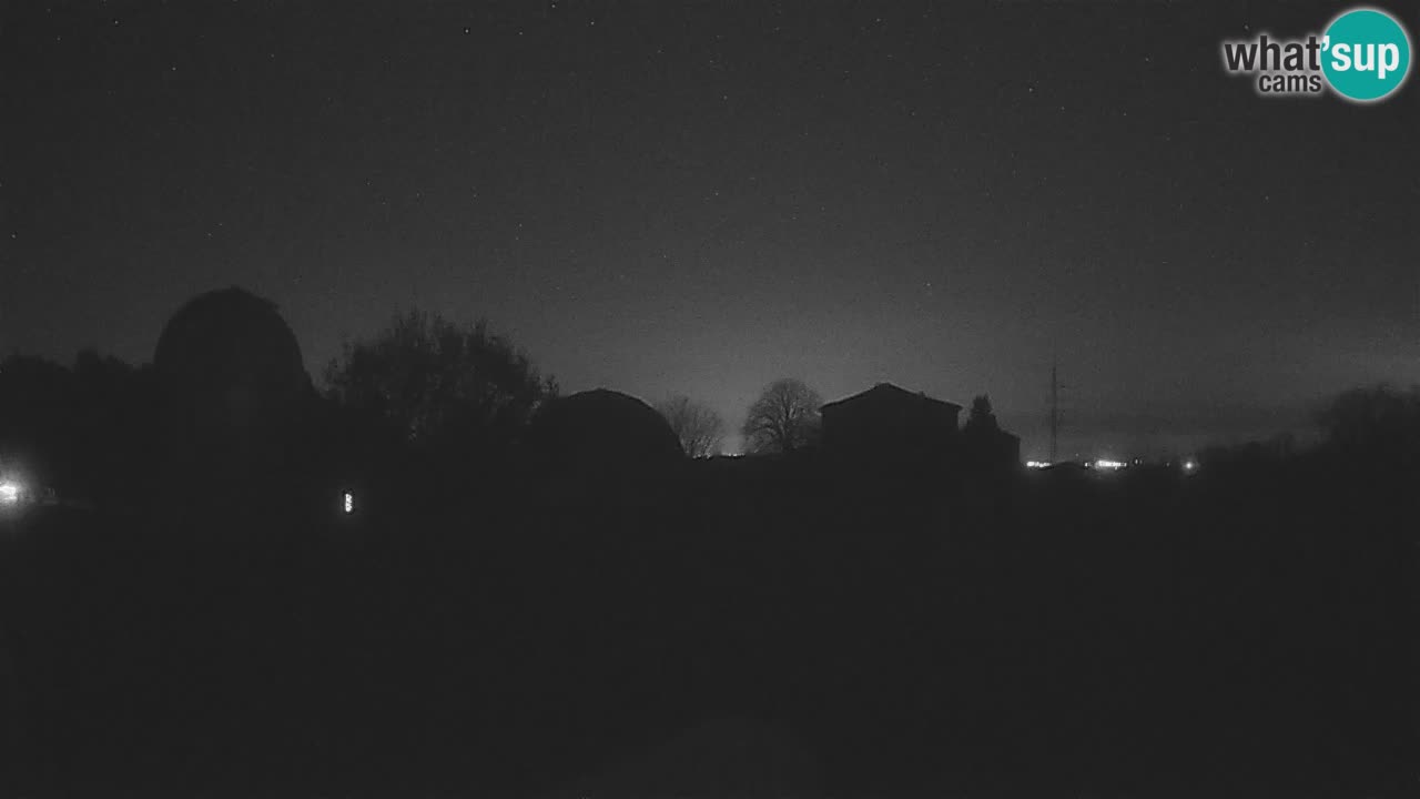 Webcam en direct de l’Observatoire de Višnjan – Explorez le ciel, les astéroïdes, les comètes et les météoroïdes