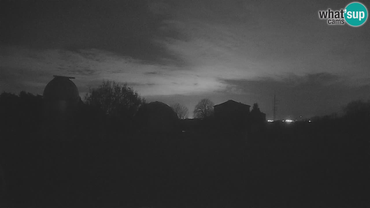 Cámara web en vivo del Observatorio de Višnjan: explora el cielo, los asteroides, cometas y meteoroides