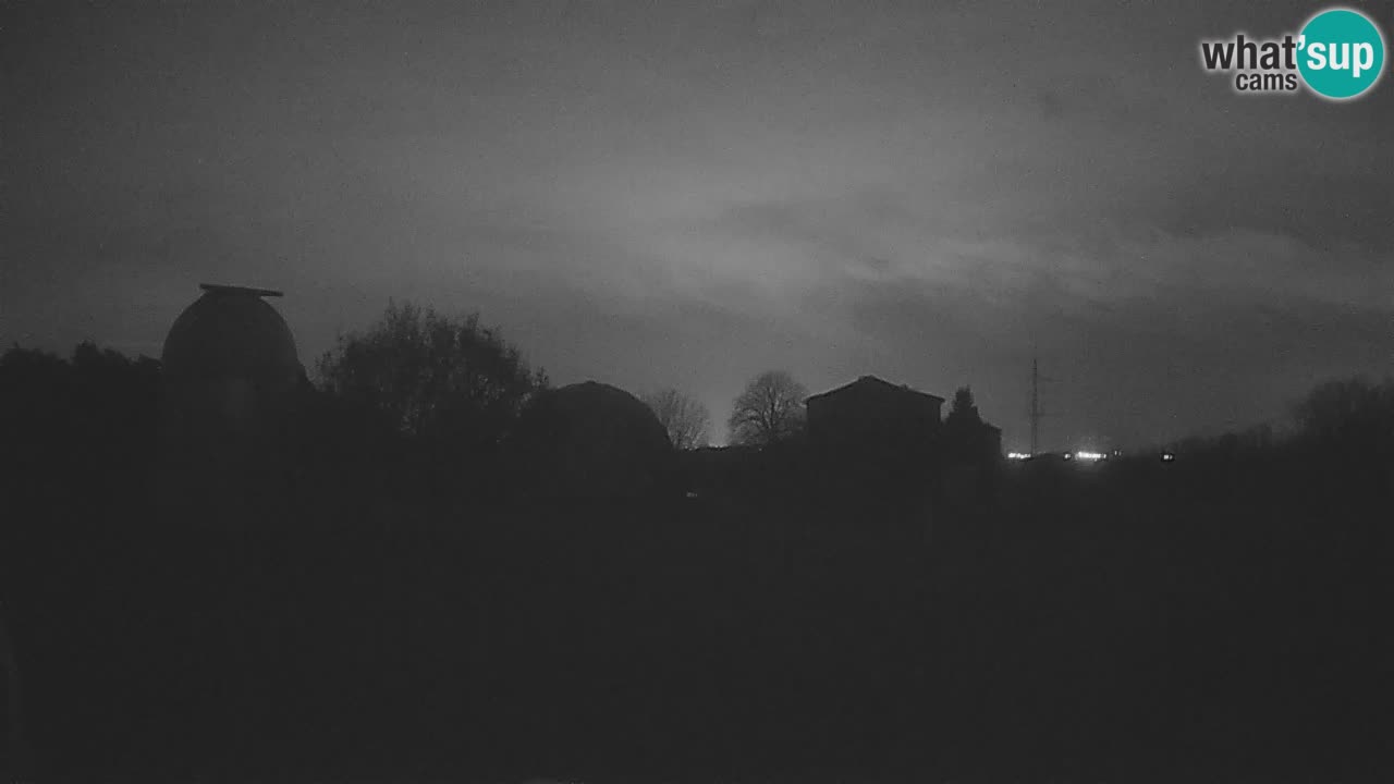 Cámara web en vivo del Observatorio de Višnjan: explora el cielo, los asteroides, cometas y meteoroides