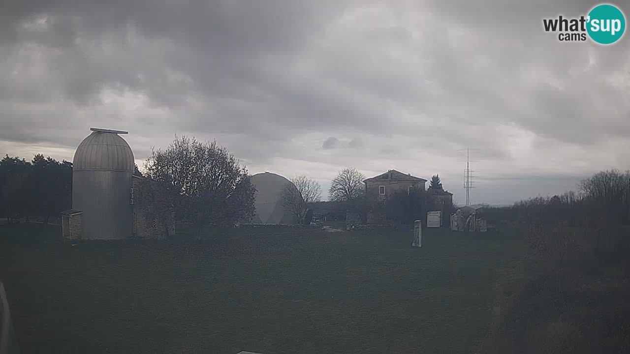 Višnjan-Observatorium Live Webcam – Explore the Sky, Asteroids, Comets, and Meteoroids