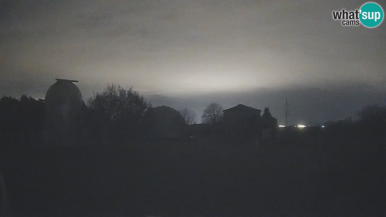 Webcam en direct de l’Observatoire de Višnjan – Explorez le ciel, les astéroïdes, les comètes et les météoroïdes
