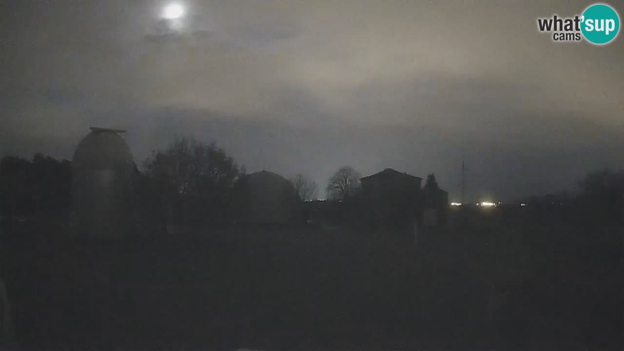 Webcam live dell’Osservatorio di  – Esplora il cielo, gli asteroidi, i comete e i meteoroidi.