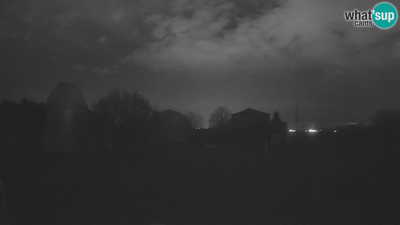 Webcam en direct de l’Observatoire de Višnjan – Explorez le ciel, les astéroïdes, les comètes et les météoroïdes