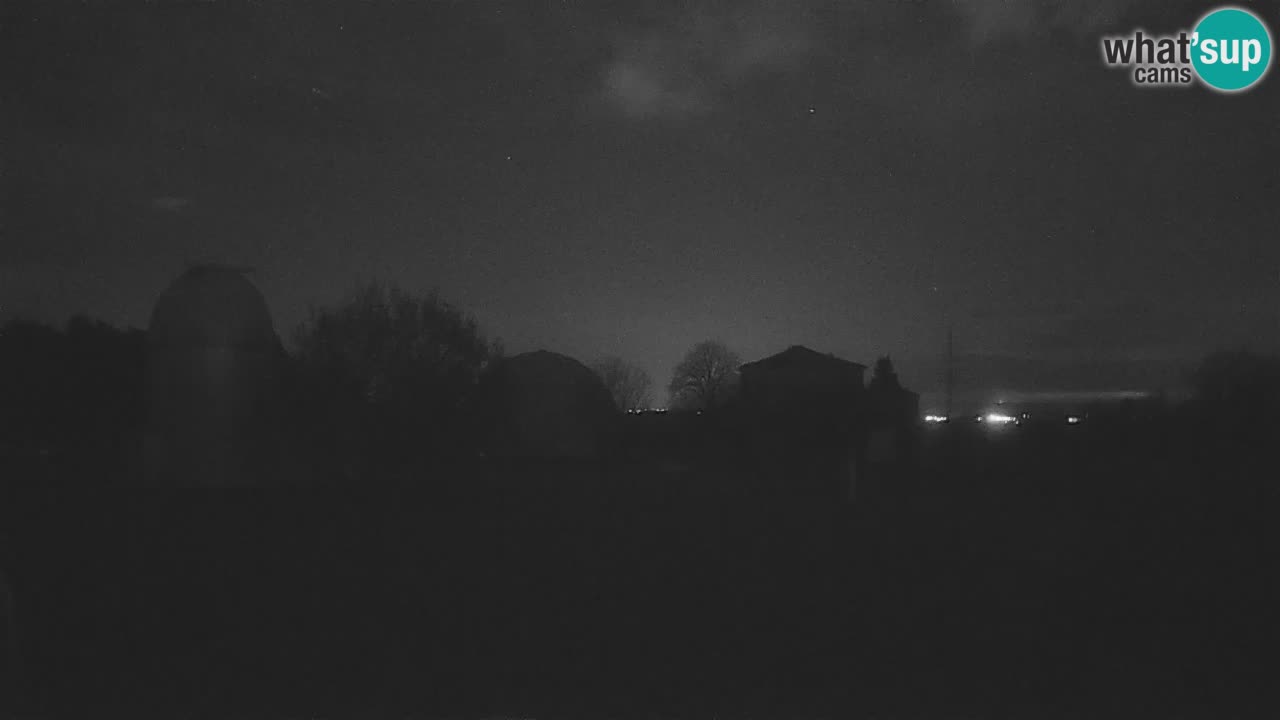 Višnjan-Observatorium Live Webcam – Explore the Sky, Asteroids, Comets, and Meteoroids