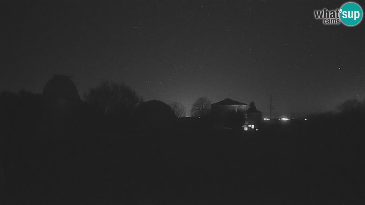 Webcam live dell’Osservatorio di  – Esplora il cielo, gli asteroidi, i comete e i meteoroidi.