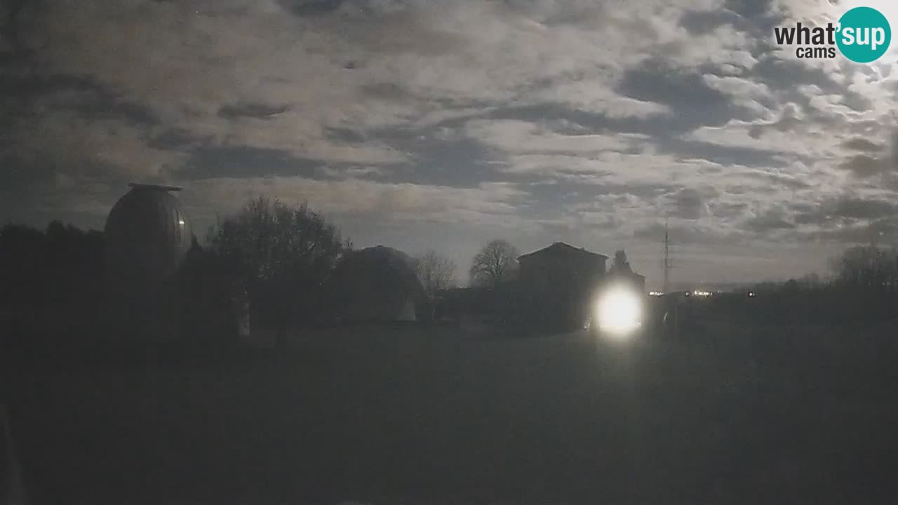 Webcam en direct de l’Observatoire de Višnjan – Explorez le ciel, les astéroïdes, les comètes et les météoroïdes