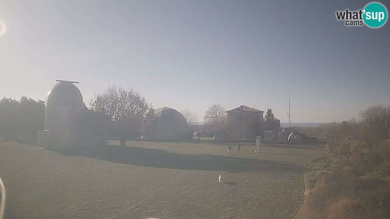 Višnjan-Observatorium Live Webcam – Explore the Sky, Asteroids, Comets, and Meteoroids