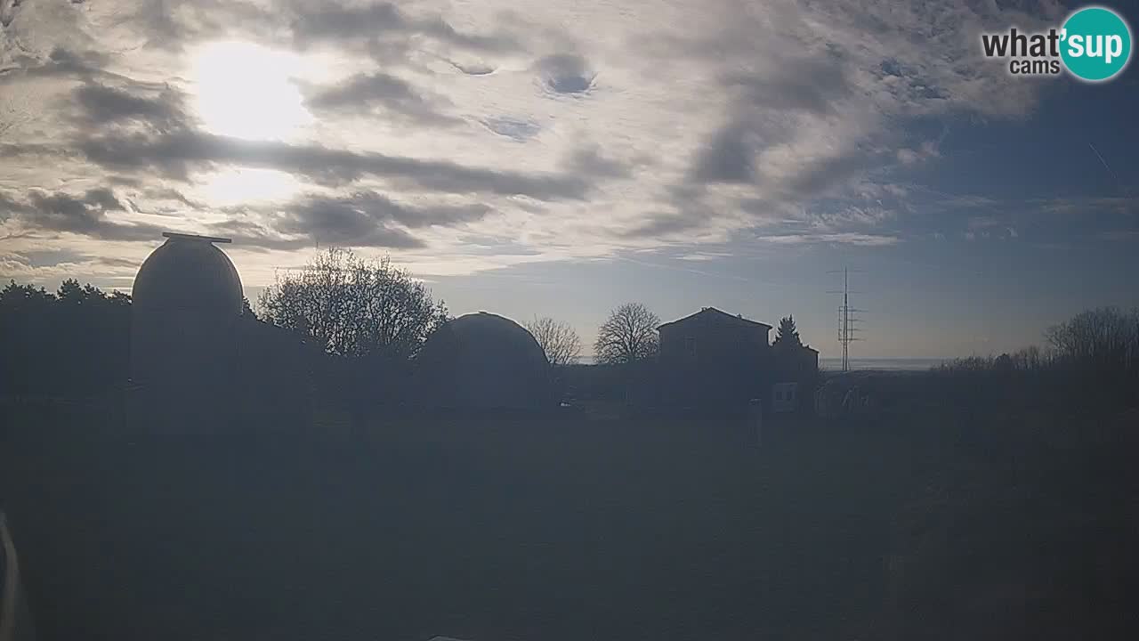 Višnjan-Observatorium Live Webcam – Explore the Sky, Asteroids, Comets, and Meteoroids