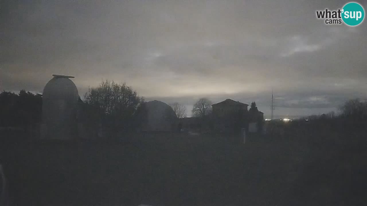 Cámara web en vivo del Observatorio de Višnjan: explora el cielo, los asteroides, cometas y meteoroides