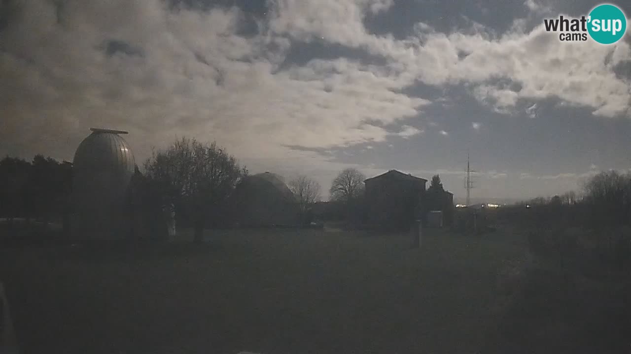 Cámara web en vivo del Observatorio de Višnjan: explora el cielo, los asteroides, cometas y meteoroides