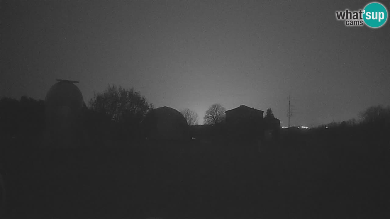 Cámara web en vivo del Observatorio de Višnjan: explora el cielo, los asteroides, cometas y meteoroides