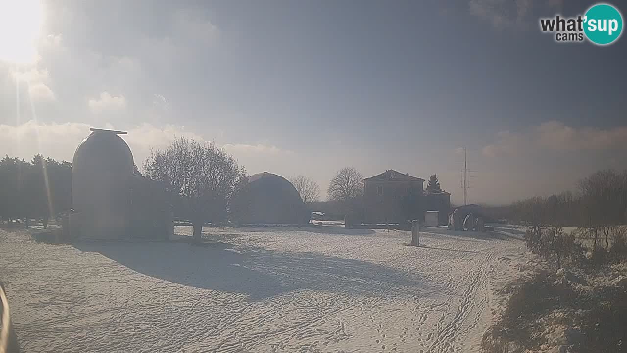 Višnjan-Observatorium Live Webcam – Explore the Sky, Asteroids, Comets, and Meteoroids